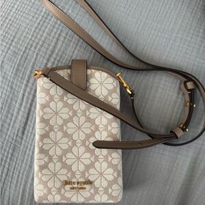 Kate Spade Beige Floral Crossbody Phone Bag - NWOT